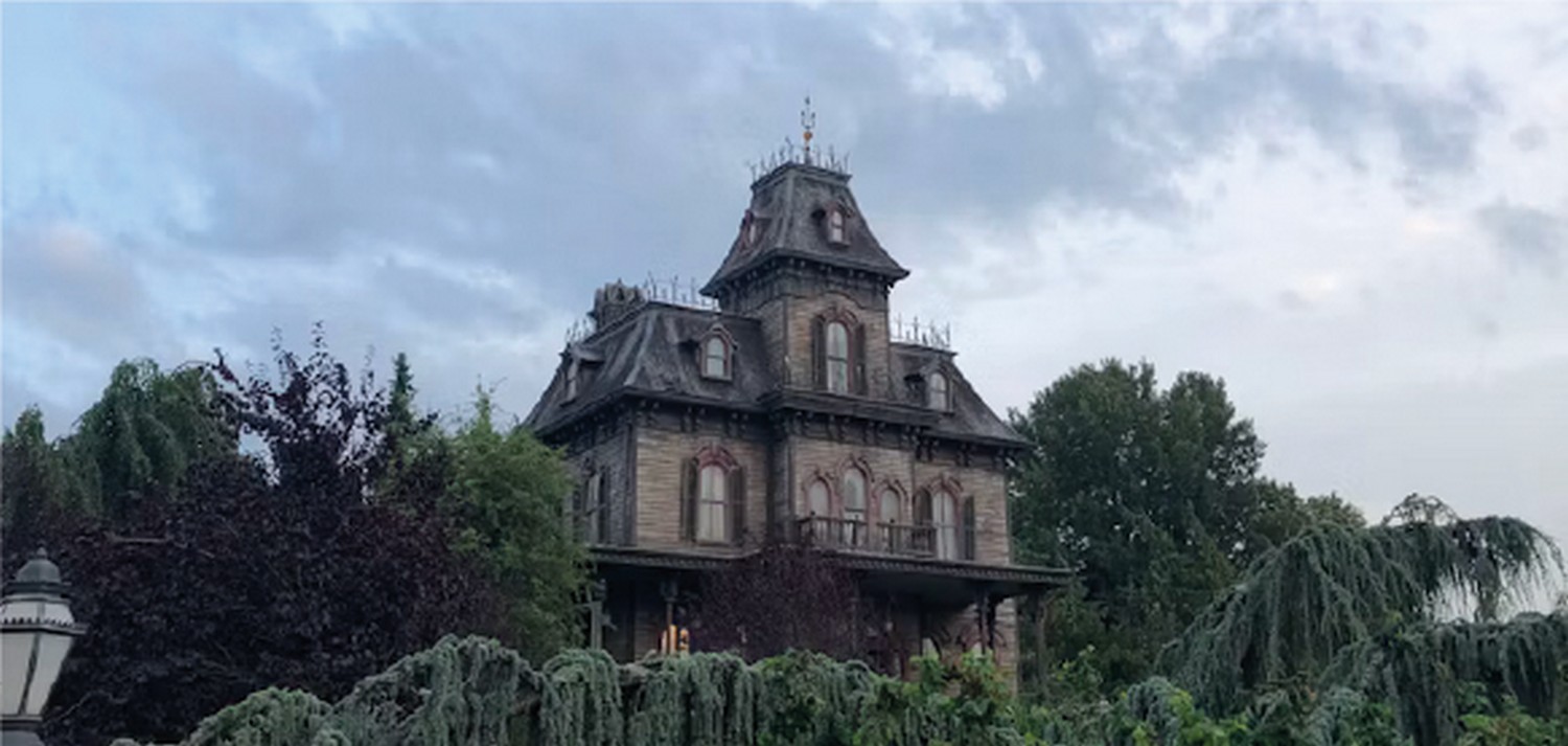 Façade du phantom manor a frontierland
