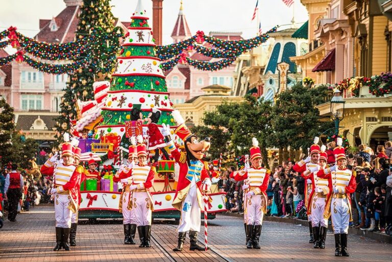 parade de noel à disneyland paris